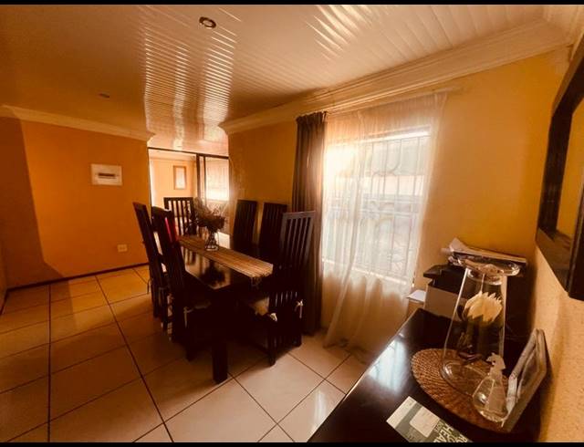 3 BEDROOM HOUSE FOR SALE IN THE ORCHARDS